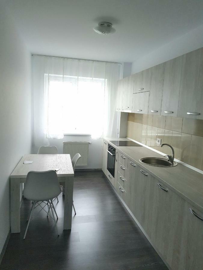 Happyhome Central Deluxe Apartments Oradea Exterior foto